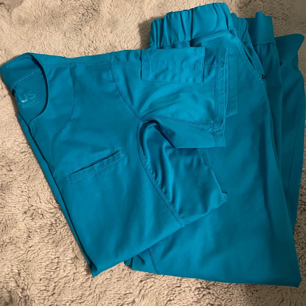BeneFit Medical Scrubs top and bottoms
